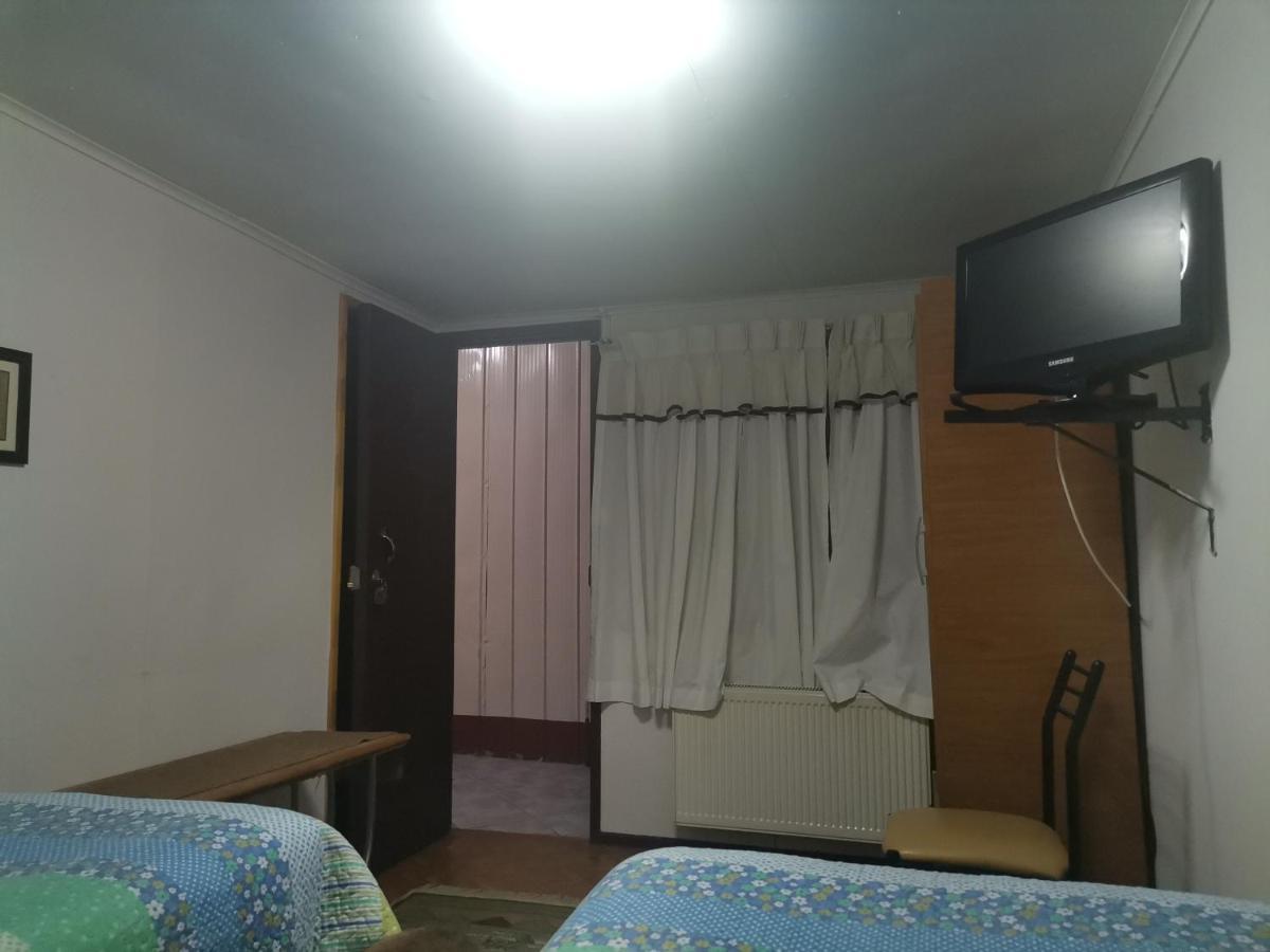 פורטו נטאלס Hostal Bernardita מראה חיצוני תמונה