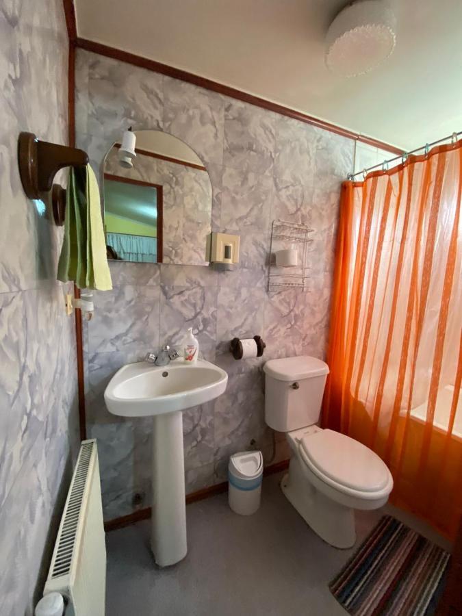 פורטו נטאלס Hostal Bernardita מראה חיצוני תמונה