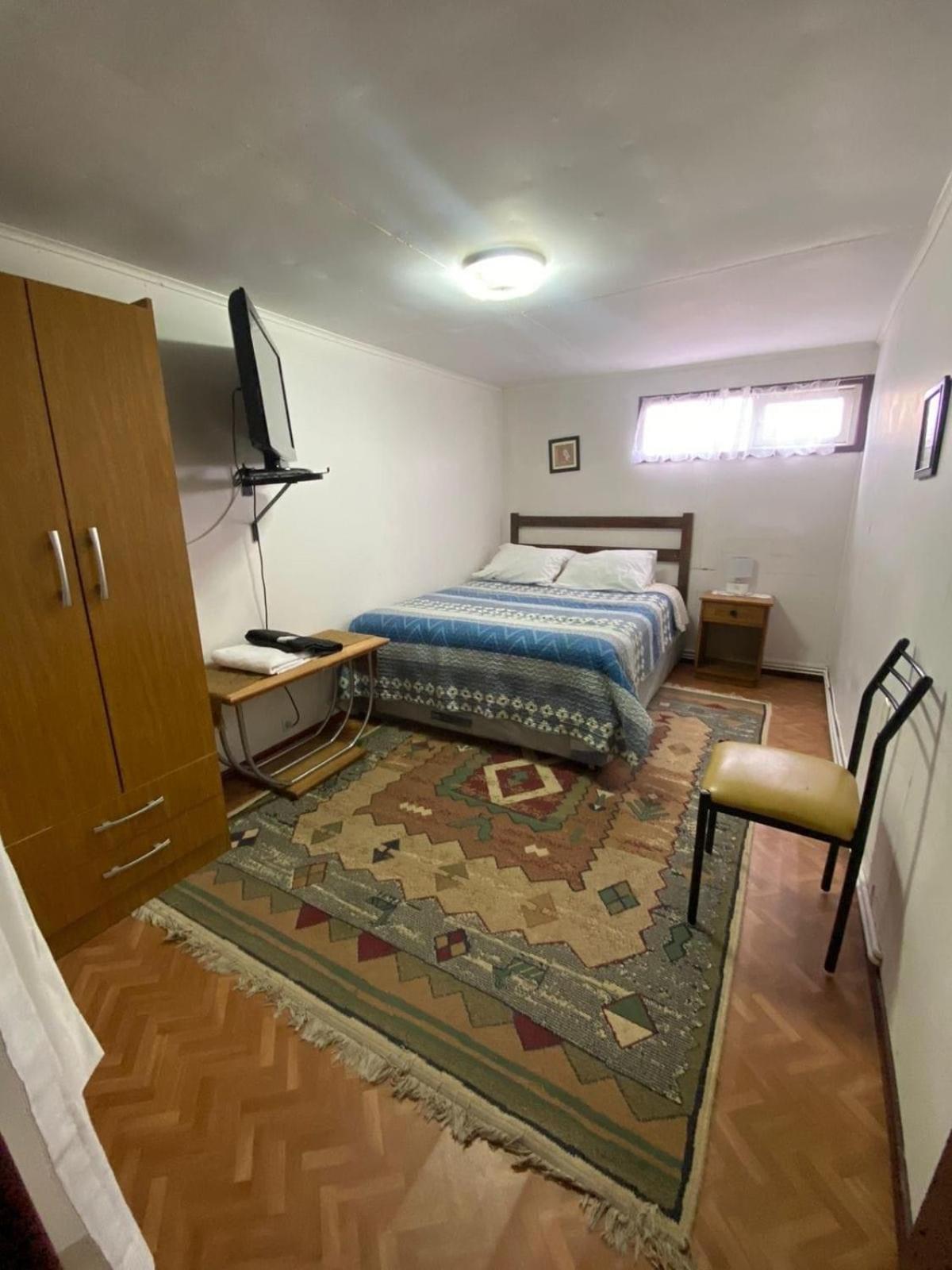 פורטו נטאלס Hostal Bernardita מראה חיצוני תמונה