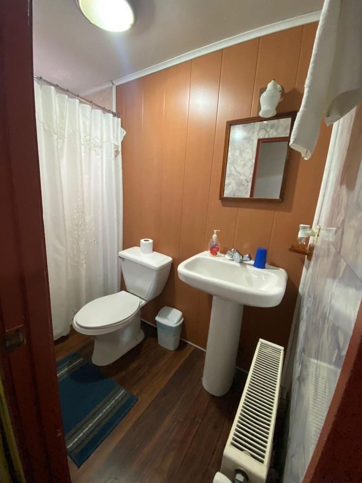 פורטו נטאלס Hostal Bernardita מראה חיצוני תמונה