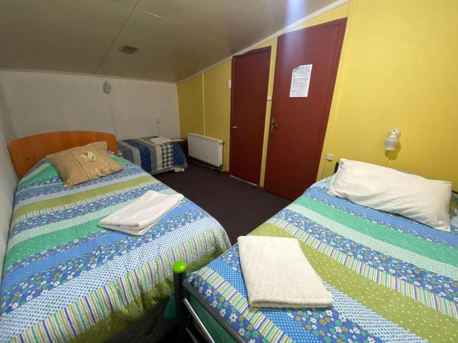 פורטו נטאלס Hostal Bernardita מראה חיצוני תמונה